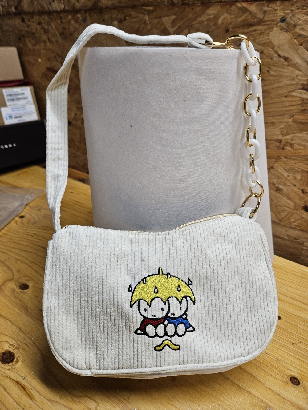 White Corduroy Shoulder Bag with Yellow Umbrella Embroidery